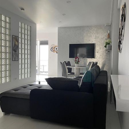 Luxury Westpark 2-Room Apartment Lakeview W5 Βουκουρέστι Εξωτερικό φωτογραφία