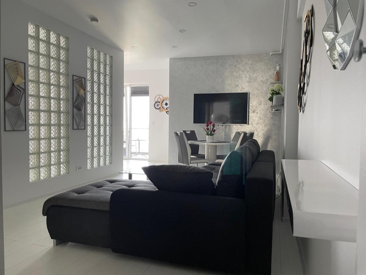 Luxury Westpark 2-Room Apartment Lakeview W5 Βουκουρέστι Εξωτερικό φωτογραφία
