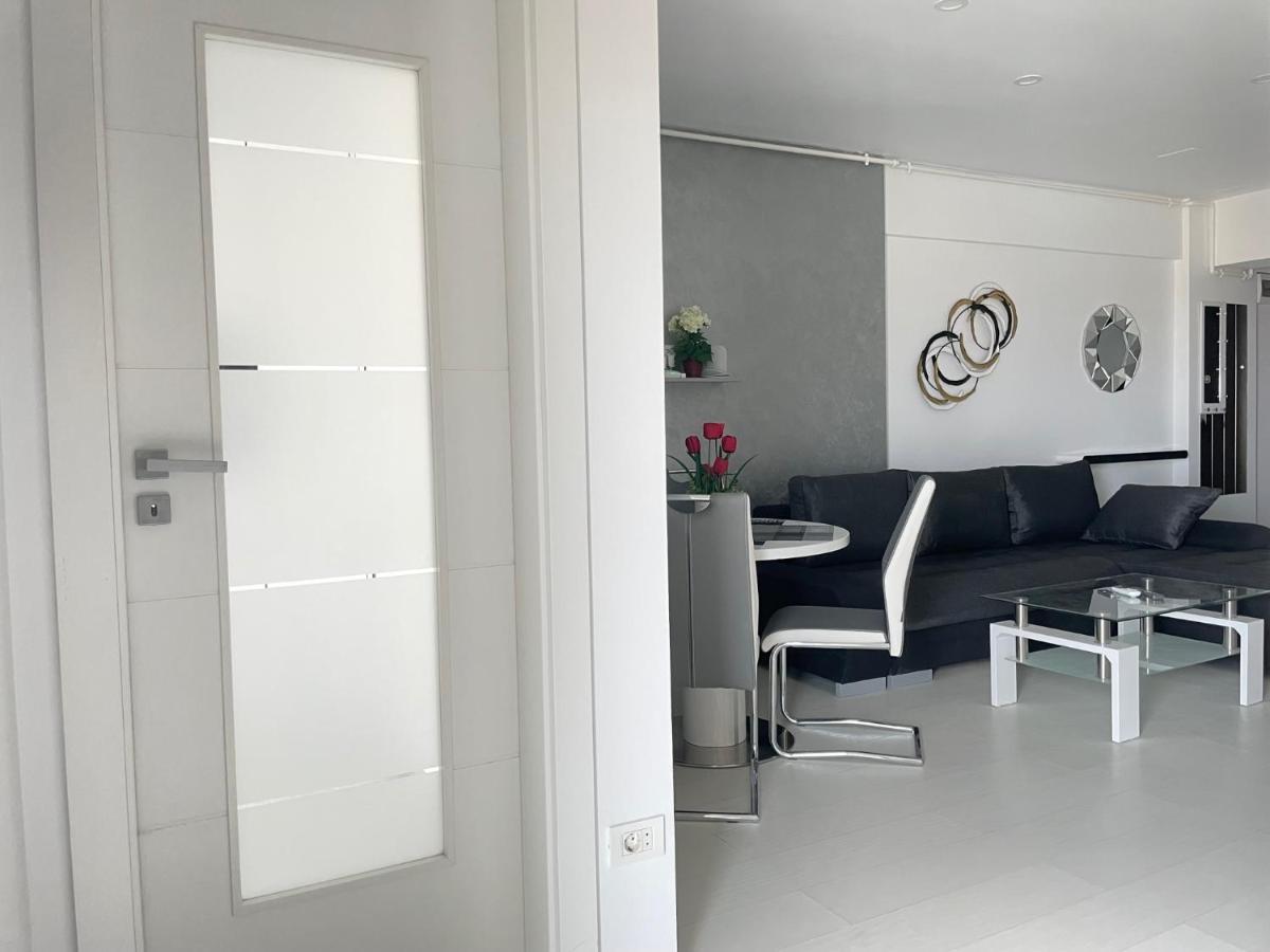 Luxury Westpark 2-Room Apartment Lakeview W5 Βουκουρέστι Εξωτερικό φωτογραφία
