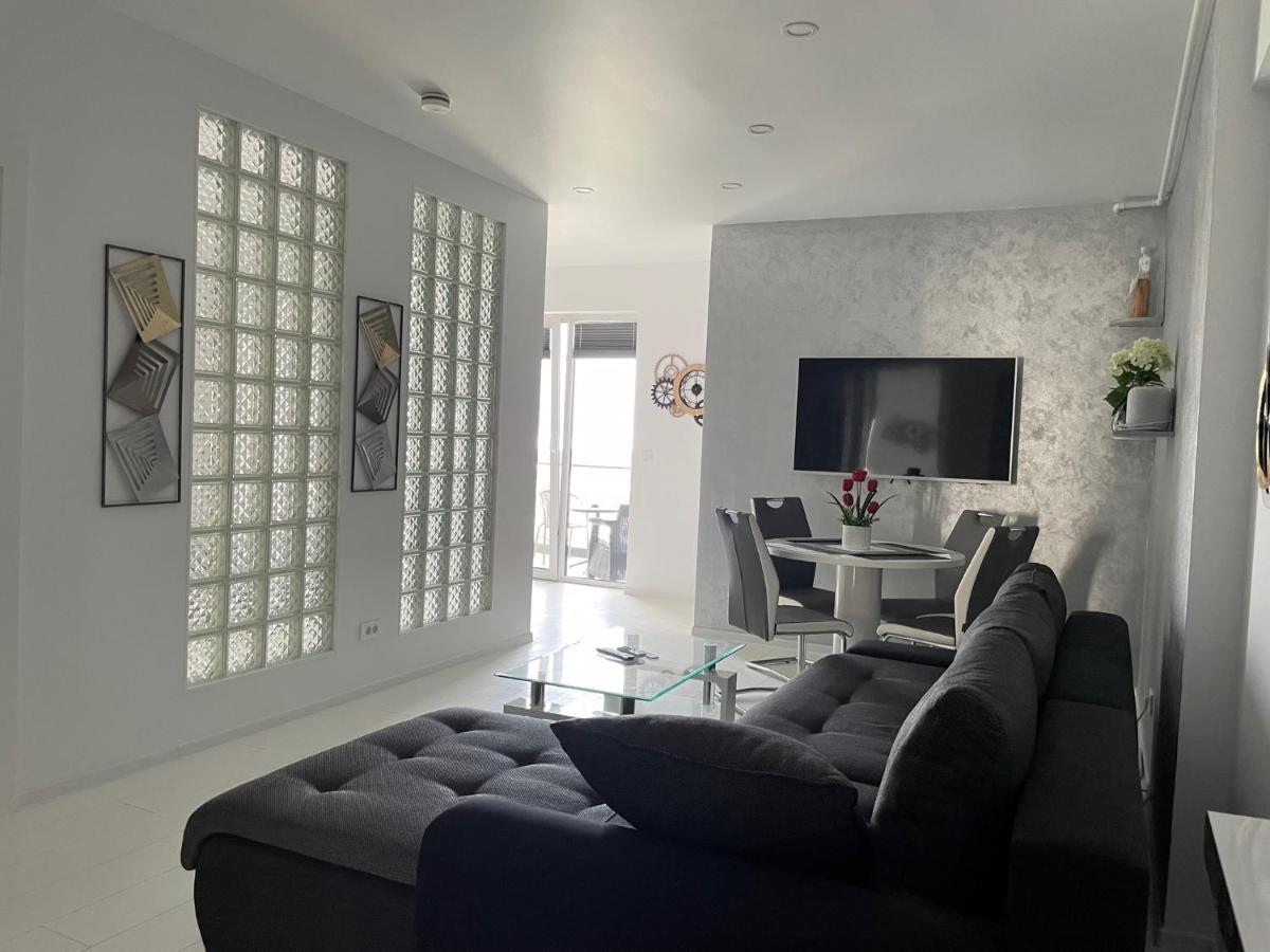 Luxury Westpark 2-Room Apartment Lakeview W5 Βουκουρέστι Εξωτερικό φωτογραφία